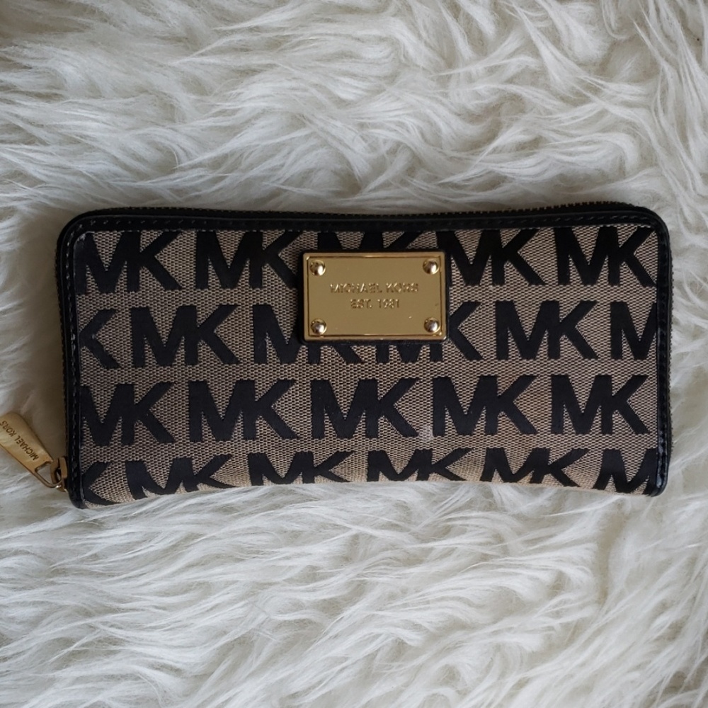 Michael Kors wallet